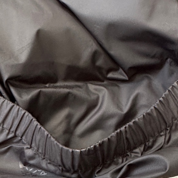 The North Face Men's Medium Sierra Down Vest. Black. NWT’s. - Picture 14 of 15